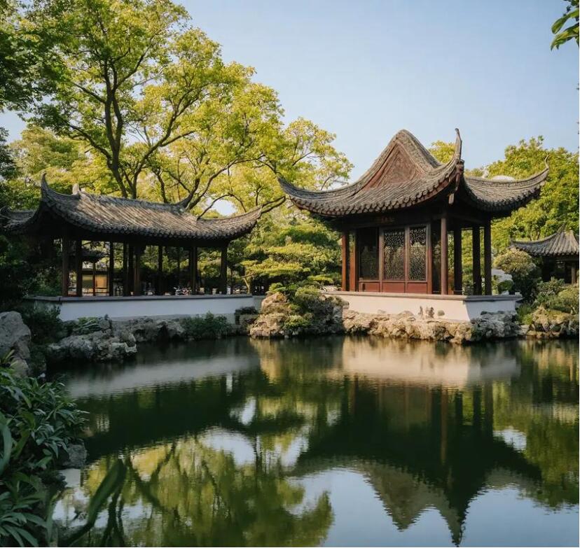 长沙雨花逃离餐饮有限公司